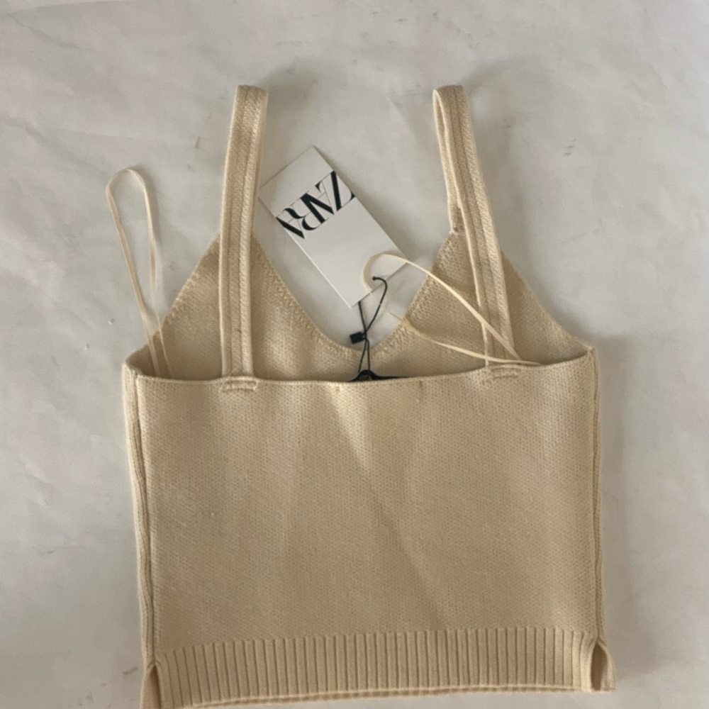 Zara Knit Women - Picture 3 of 3